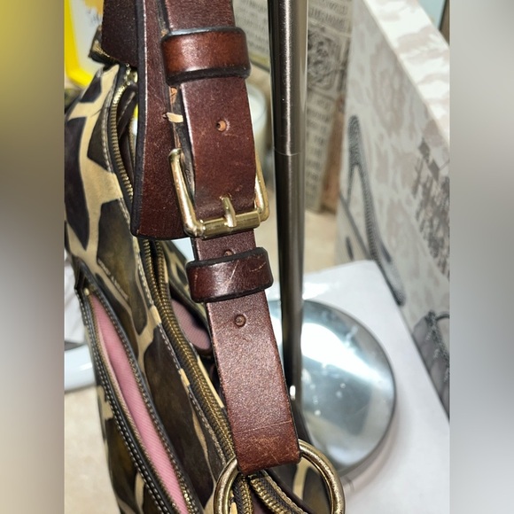 Dooney And Bourke Giraffe Print Handbag - Picture 8 of 16